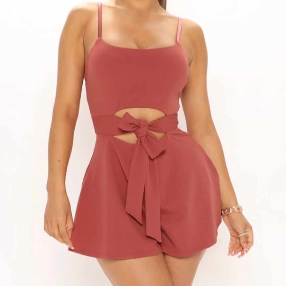 Fashion Nova Cut The Tie Front Romper (NWT)